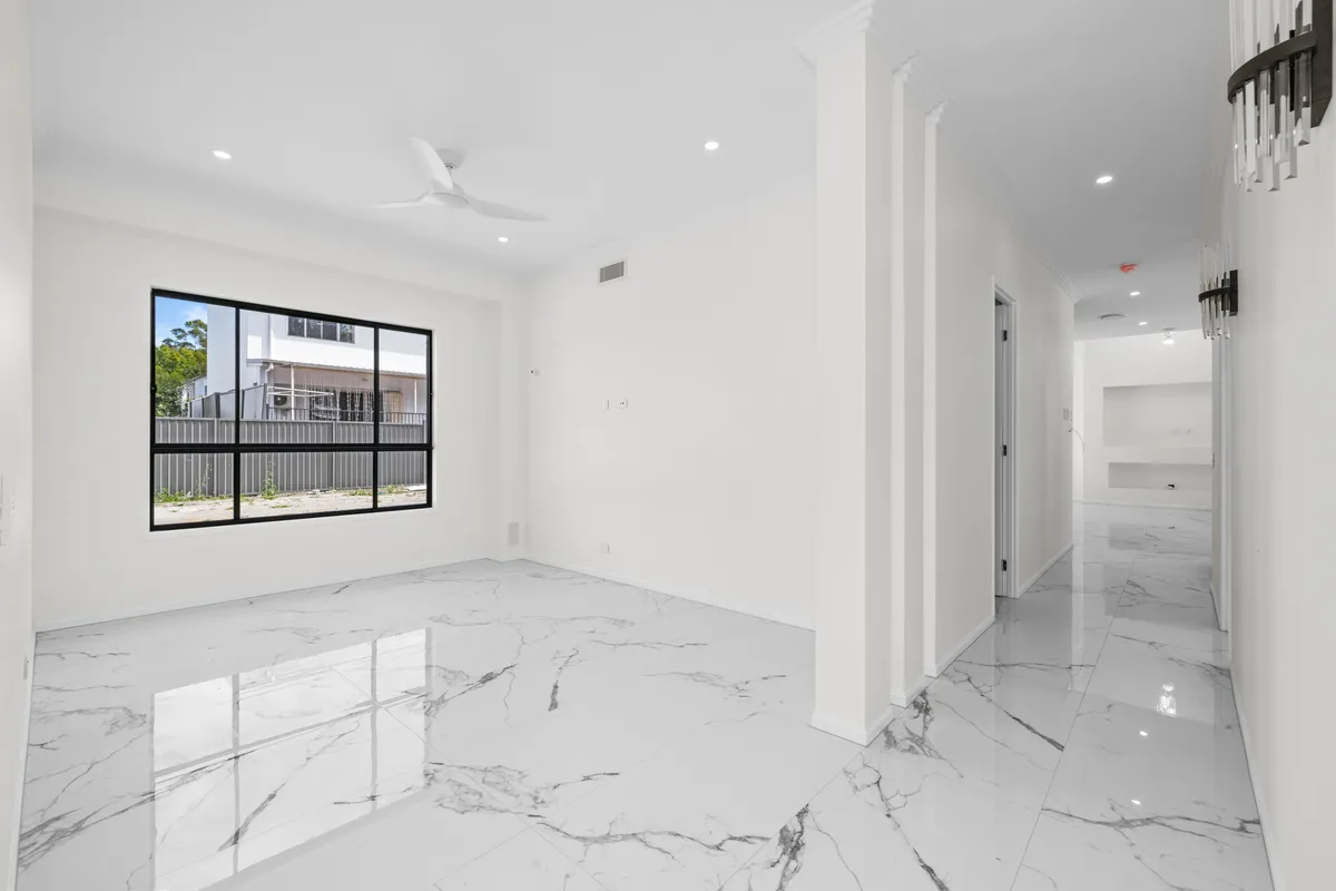 Ormskirk Residence in Calamvale, QLD - gallery image 2