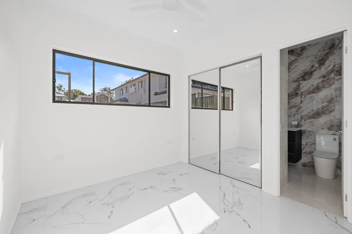 Ormskirk Residence in Calamvale, QLD - gallery image 6