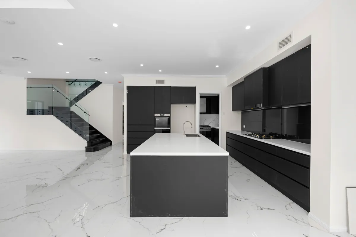 Ormskirk Residence in Calamvale, QLD - gallery image 10