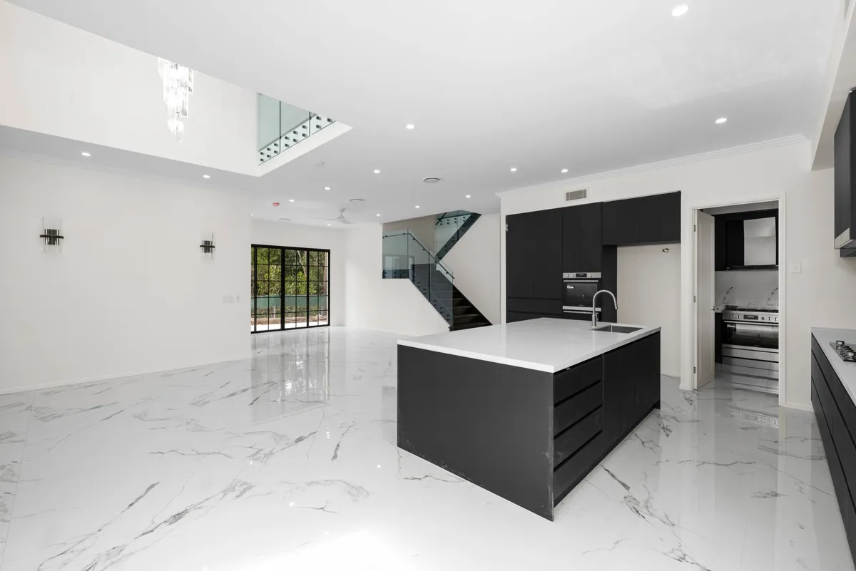 Ormskirk Residence in Calamvale, QLD - gallery image 11