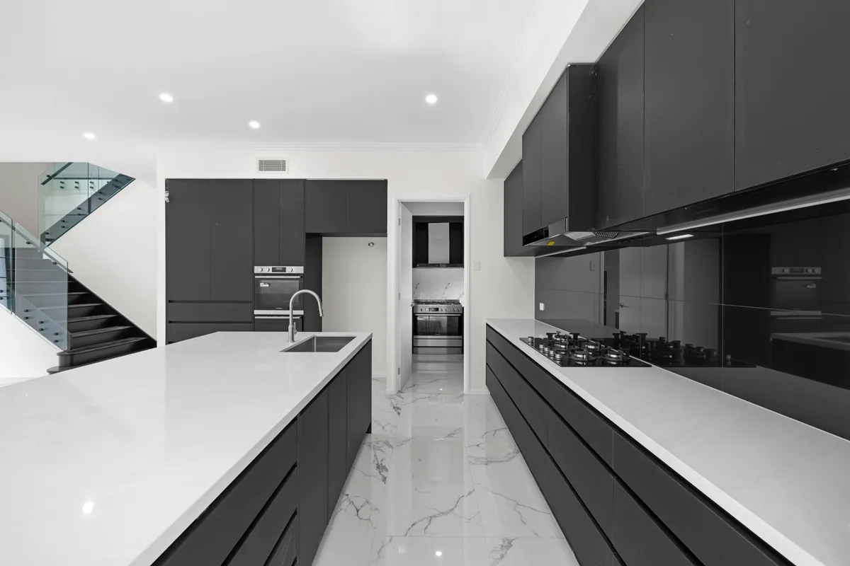 Ormskirk Residence in Calamvale, QLD - gallery image 12