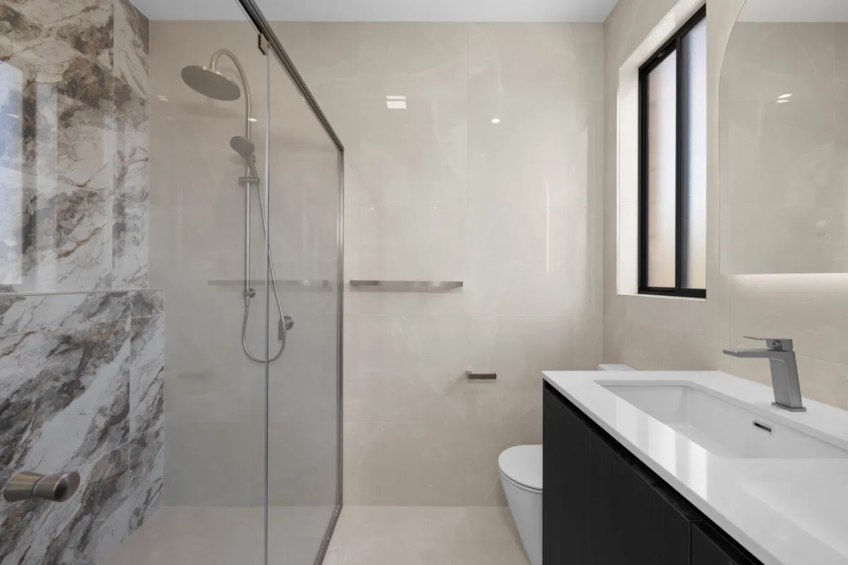 Ormskirk Residence in Calamvale, QLD - gallery image 25