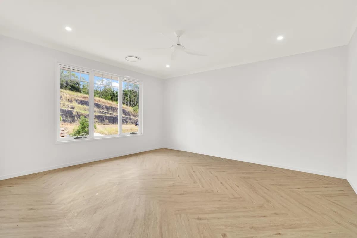 Skye Court Residence in Bahrs Scrub, QLD - gallery image 2