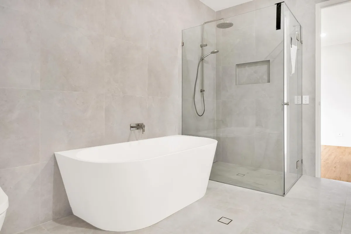 Skye Court Residence in Bahrs Scrub, QLD - gallery image 17