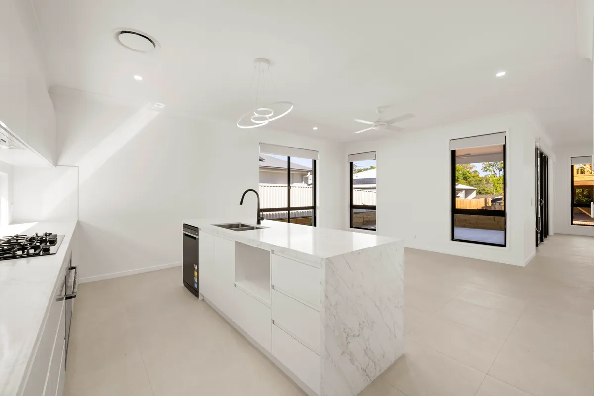 Binnalong Residence in Rochedale South, QLD - gallery image 4