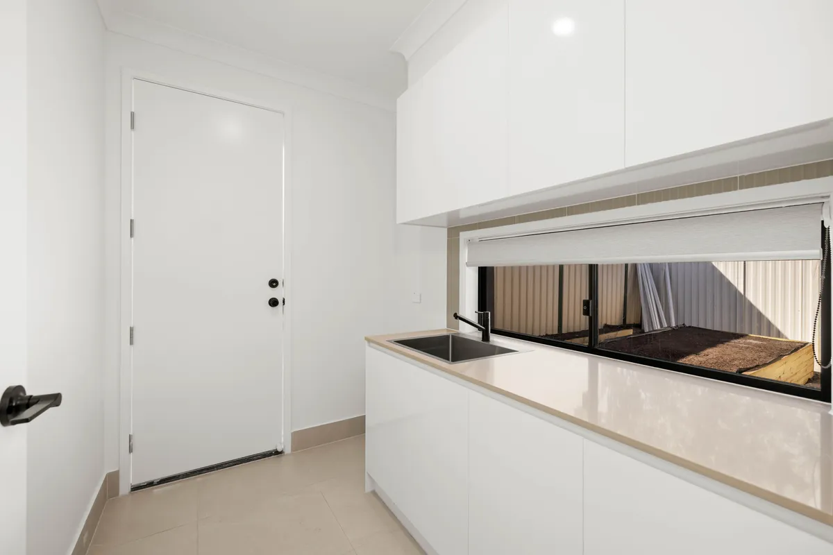 Binnalong Residence in Rochedale South, QLD - gallery image 6