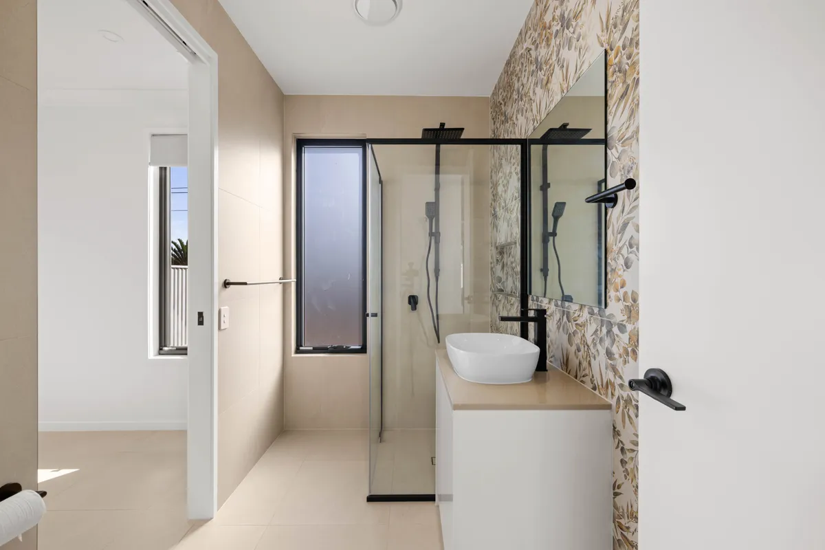 Binnalong Residence in Rochedale South, QLD - gallery image 8